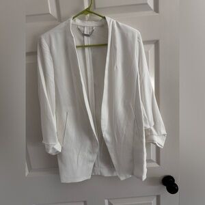 Blazer with shoulder pads and scrunched sleeves